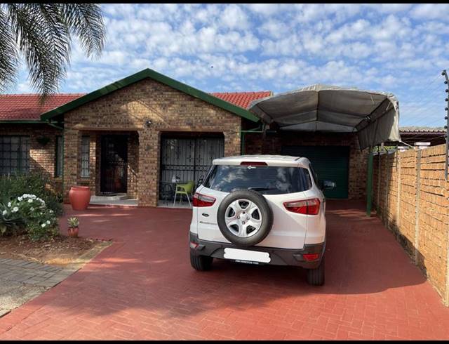 3 BEDROOM HOUSE FOR SALE IN CHANTELLE